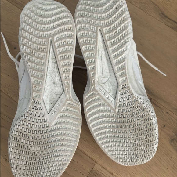 Nike Vapor Tennis Shoes Men’s Sz 9.5 Wmns Sz 11 Excellent Condition Used 5x - Picture 4 of 6